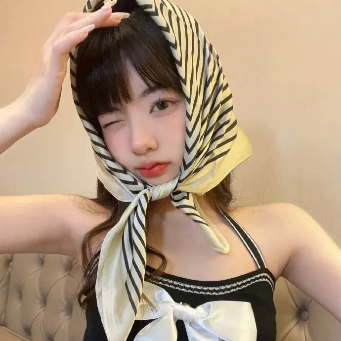 暗红